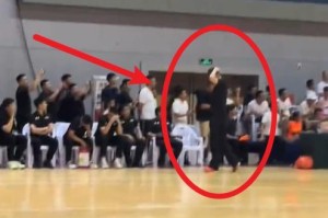 九游入口-给机会不中用啊！张文逸绝杀出手走步 杜锋摸头苦笑&amp;amp;想伸手又收回