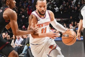 九游互动-尼克斯拒逆转！恩比德38+11不满吹罚，布伦森31+6犯错，裁判抢戏