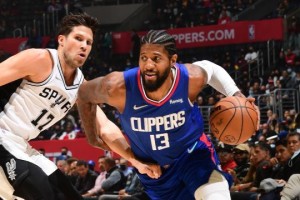 九游互动-洛城双雄处境截然不同 湖人混沌快艇逼近西部前四