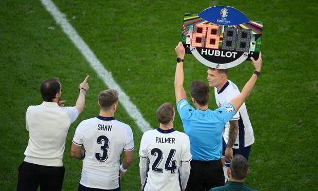 1720355667257079952.jpg 5695.jpg